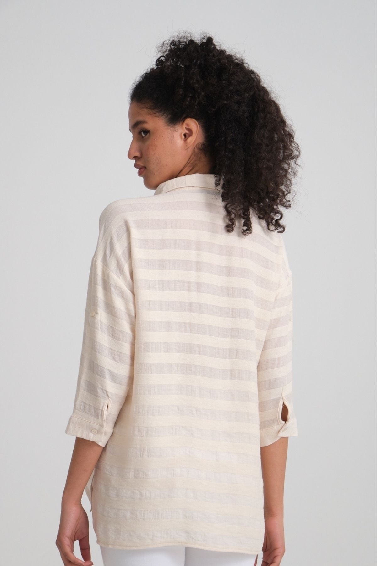 Kadın Giyim Gömlek Keten Görünümlü Bej Rengi Hafif Serin Tutan Yazlık Şıklık Rahat Kalıp 5180