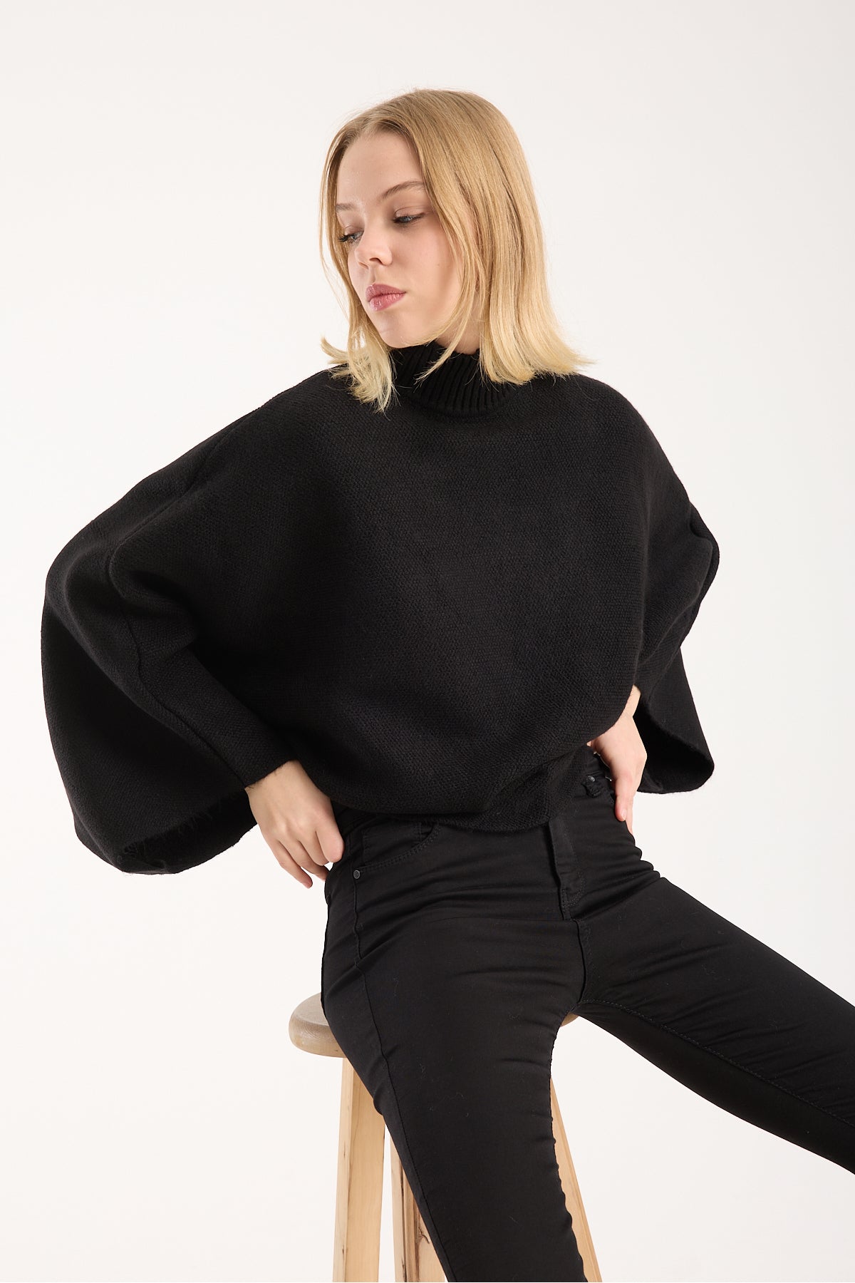 Yumoş ip pelerin dik yaka yarasa kol kadın kazak 6514