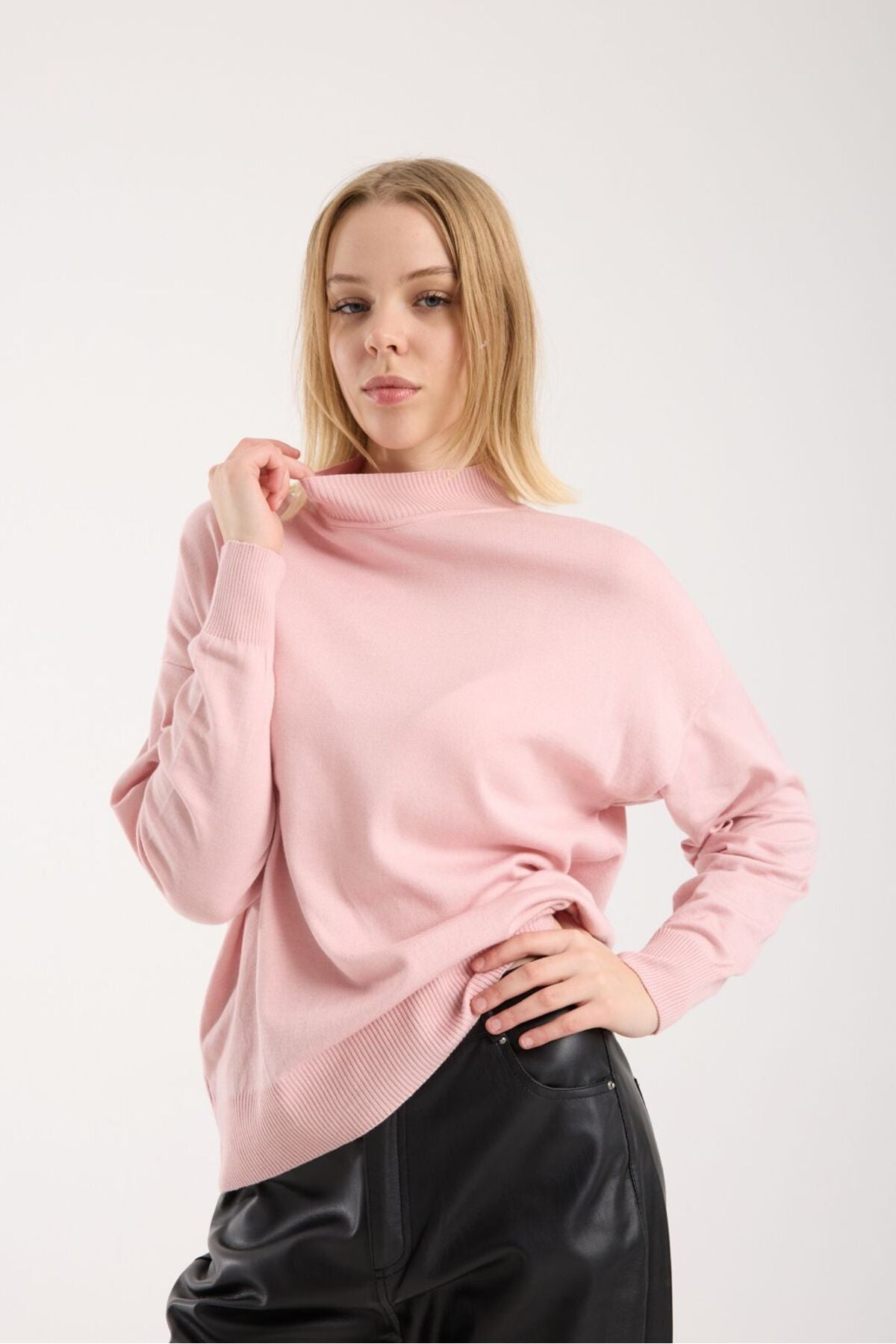 Kadın triko kazak yumuşak doku dik yaka basic 3522