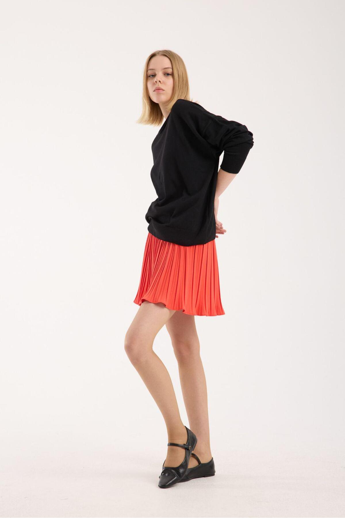 Kadın triko kazak yumuşak doku kayık yaka sırt dekolteli basic 3550