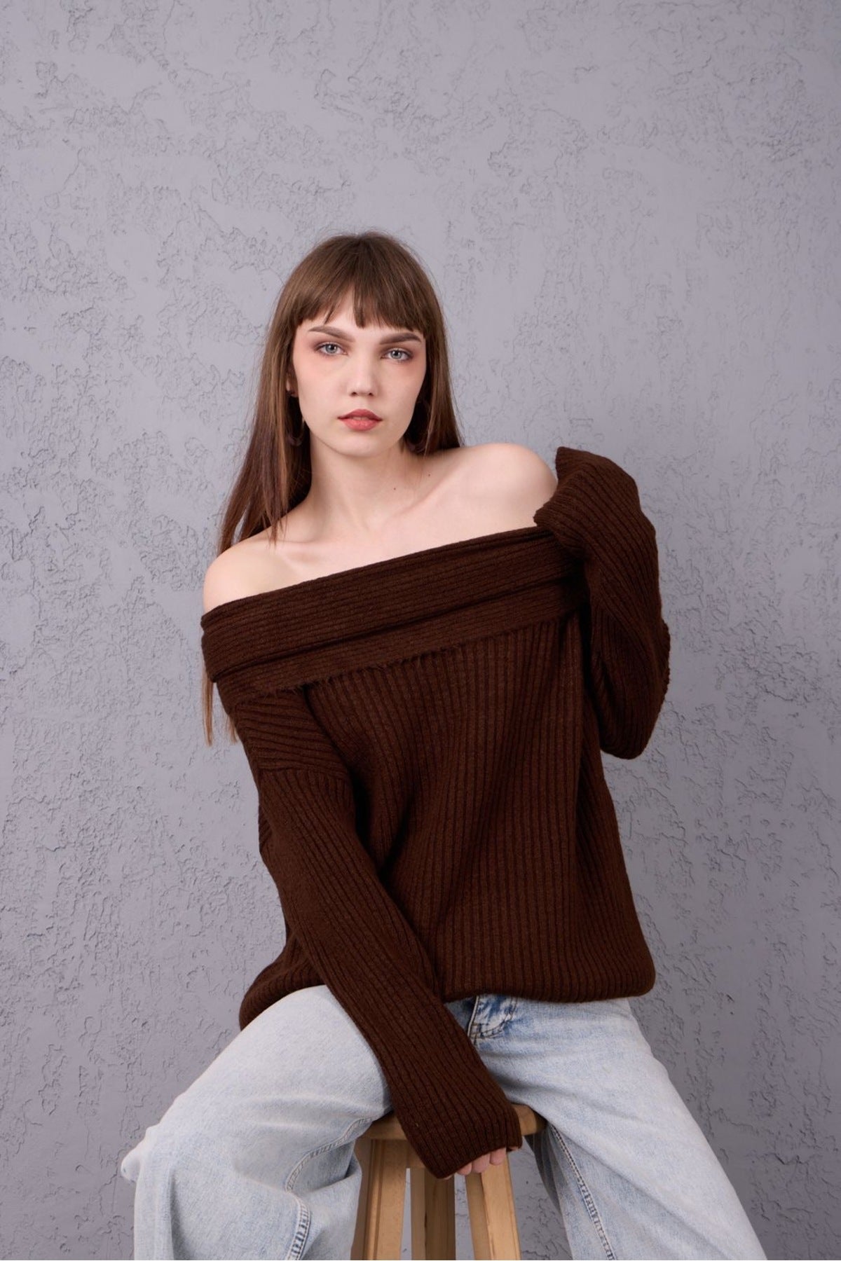 Kadın Triko Kazak Yumoş Omuzları Açık Rahat Kesim Sokak Stili Tasarım 3465