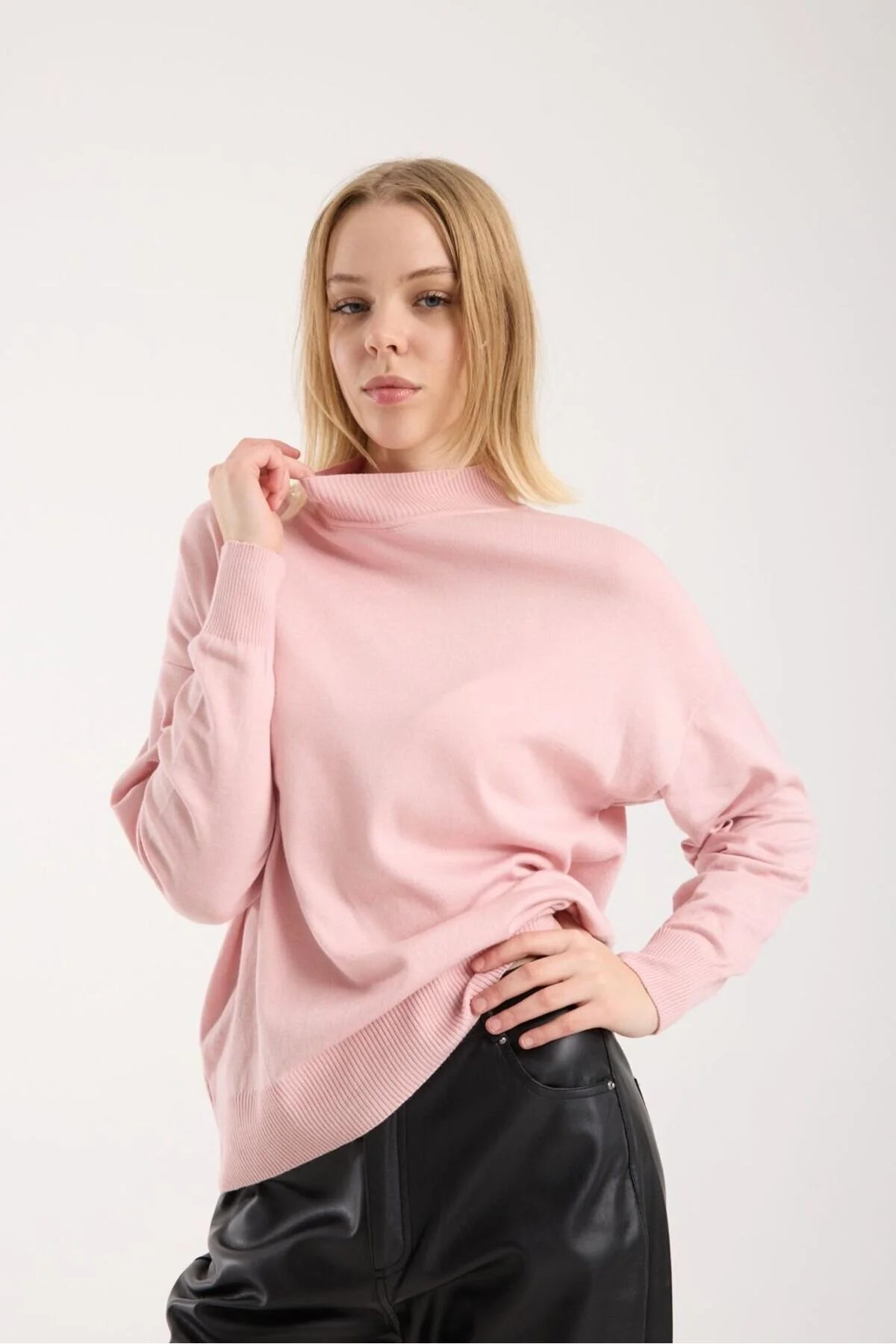 Kadın triko kazak yumuşak doku dik yaka basic 3522