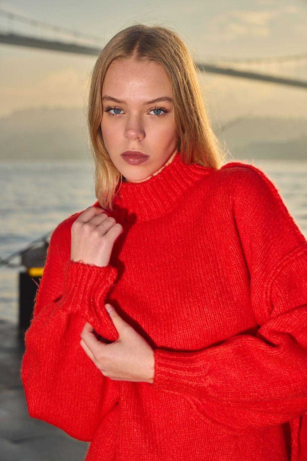 Yumoş ip ters dikiş oversize kadın kazak dik yaka 6513
