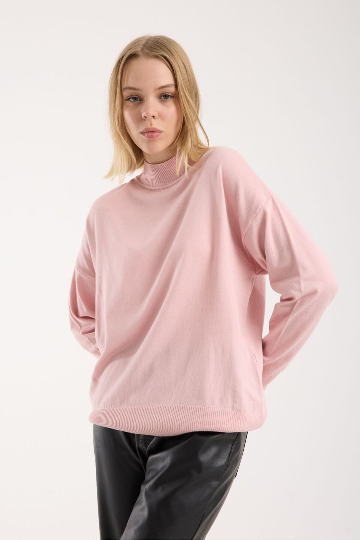 Kadın triko kazak yumuşak doku dik yaka basic 3522