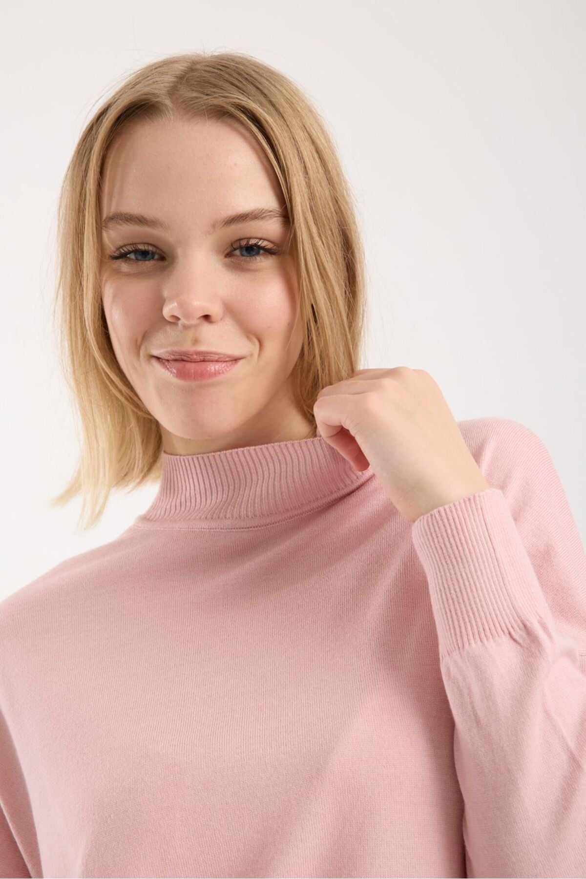 Kadın triko kazak yumuşak doku dik yaka basic 3522