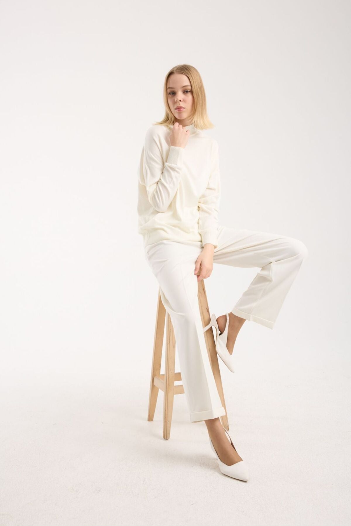 Kadın triko kazak yumuşak doku dik yaka basic 3522