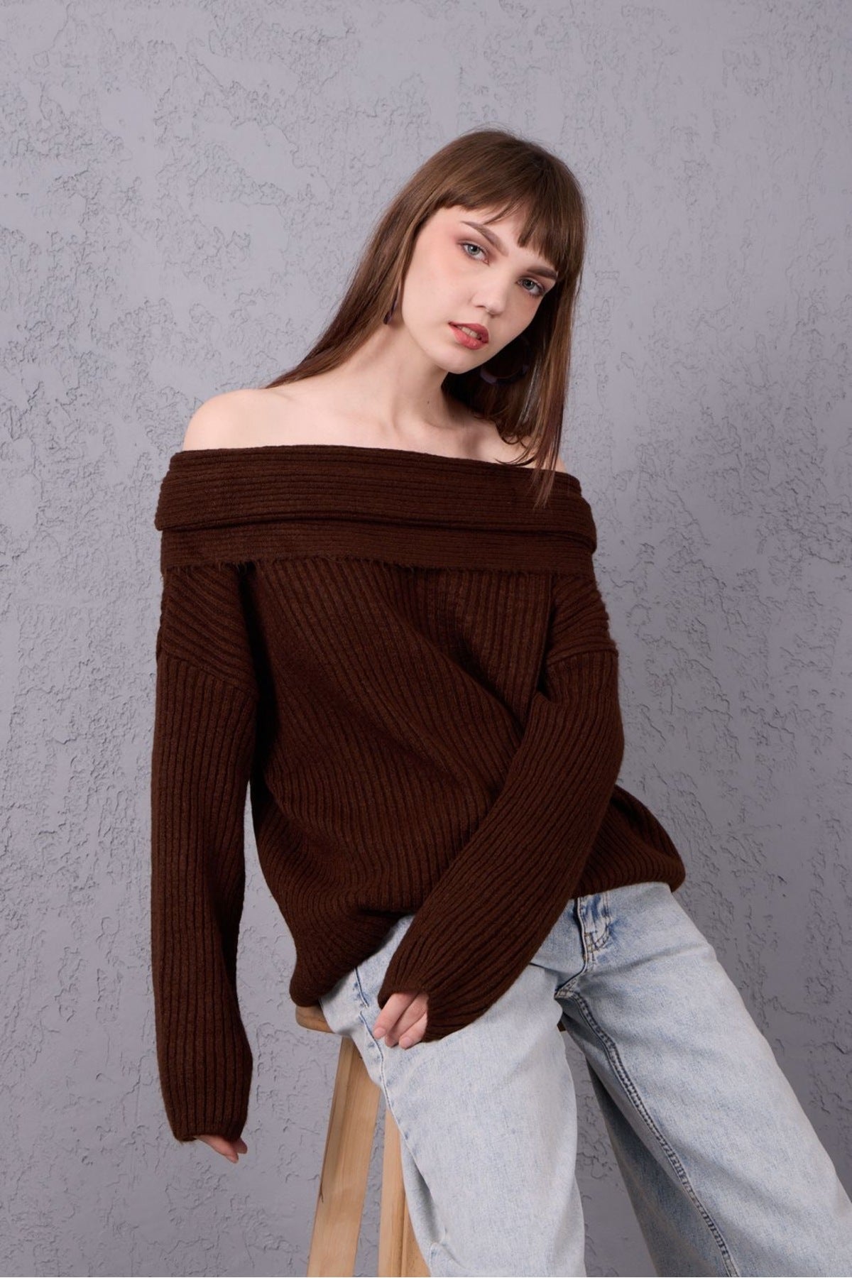 Kadın Triko Kazak Yumoş Omuzları Açık Rahat Kesim Sokak Stili Tasarım 3465