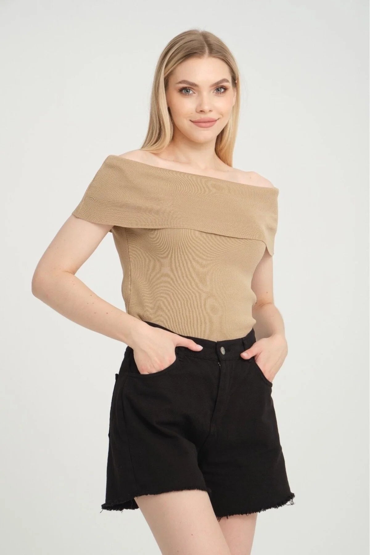 Kadın Giyim Bluz Madonna Yaka Omuzları Açık Kısakol Likralı Yazlık Bluz 3435