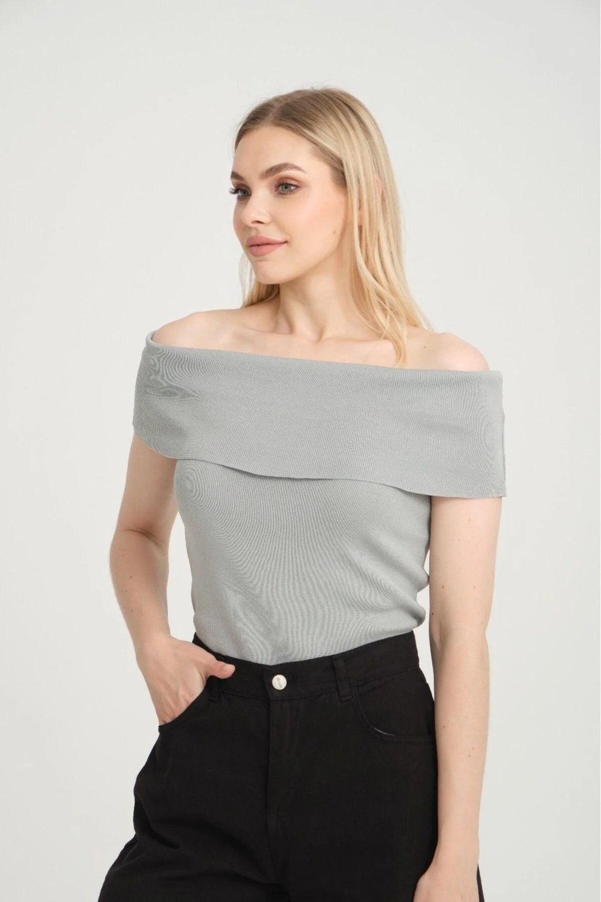 Kadın Giyim Bluz Madonna Yaka Omuzları Açık Kısakol Likralı Yazlık Bluz 3435