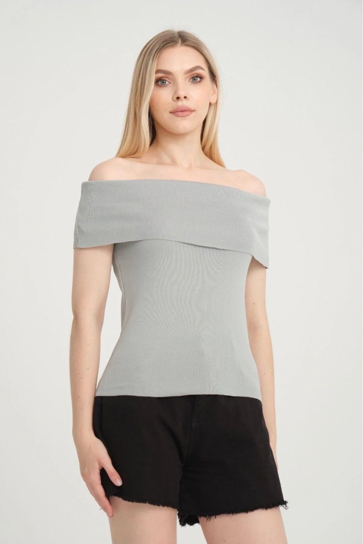 Kadın Giyim Bluz Madonna Yaka Omuzları Açık Kısakol Likralı Yazlık Bluz 3435